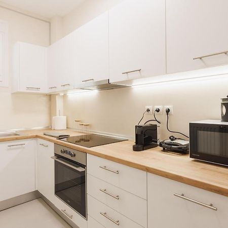 Fully Renovated Luxurious Semi-Basement Studio アテネ エクステリア 写真