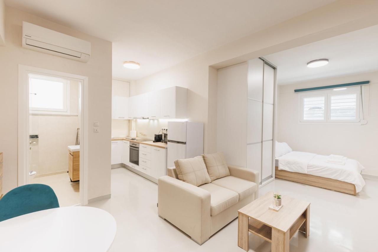 Fully Renovated Luxurious Semi-Basement Studio アテネ エクステリア 写真